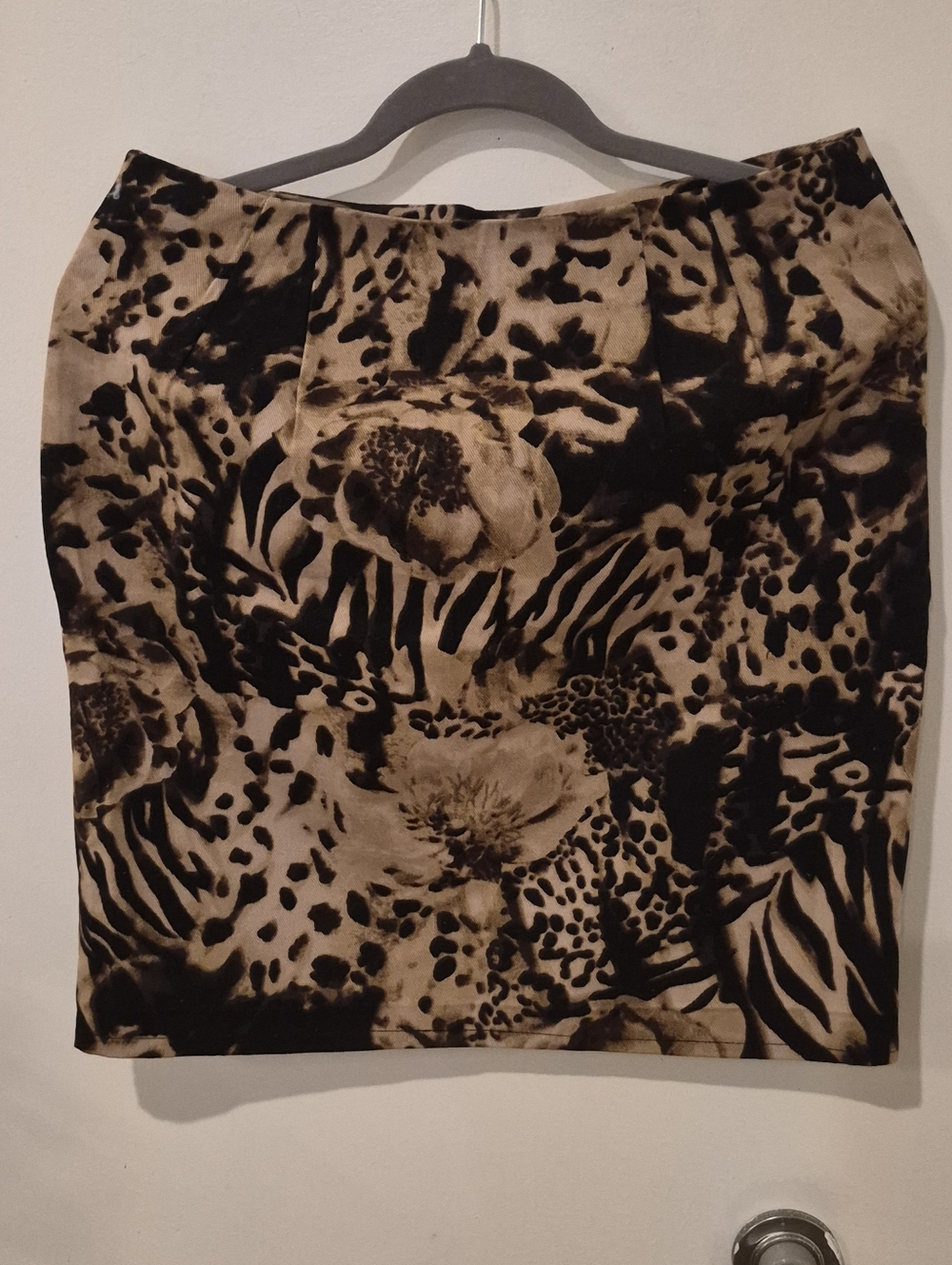 Grace Animal-Print Pencil Skirt in Tan and Black
